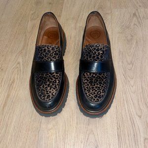 Paul Green Nastasha Flat Loafer Leather Platform (Size 8)
